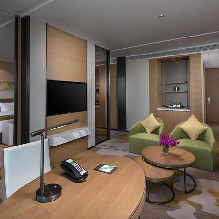 Holiday Inn Nanjing Harbour, an IHG Hotel Bagian luar foto