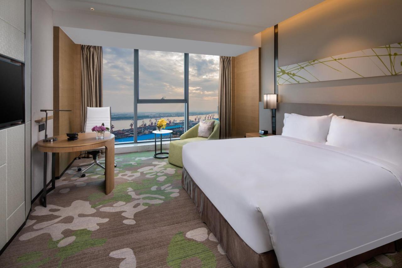 Holiday Inn Nanjing Harbour, an IHG Hotel Bagian luar foto