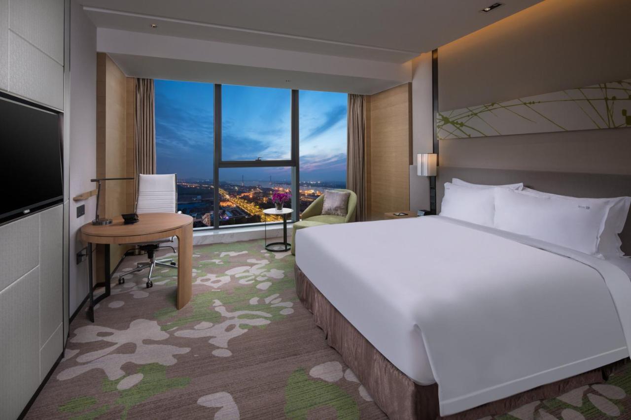 Holiday Inn Nanjing Harbour, an IHG Hotel Bagian luar foto